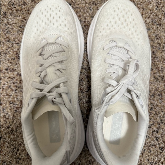 Hoka One One Mach 6 White Running Shoes Sneaker 7.5B EUC - Picture 8 of 8